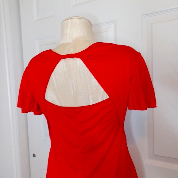 Red Dress  Size S/P Knit Short Sleeve  V-Neck  Stretch. - Picture 4 of 10